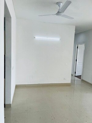 Room in 2.5 BHK Apartment at Silverglades The Melia, Sohna Sector 35 – for Rent