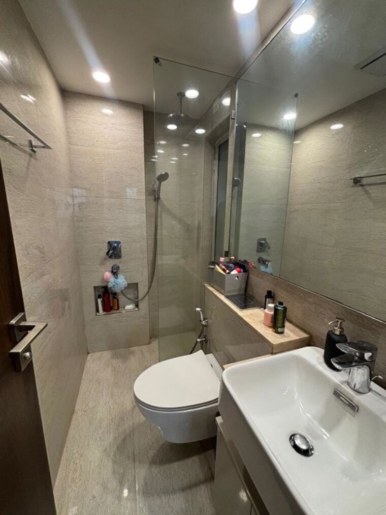 Bathroom, hiranandani-regent-hill 1 Bedroom 379 Sq.Ft. Apartment In Powai Mumbai 10462785
