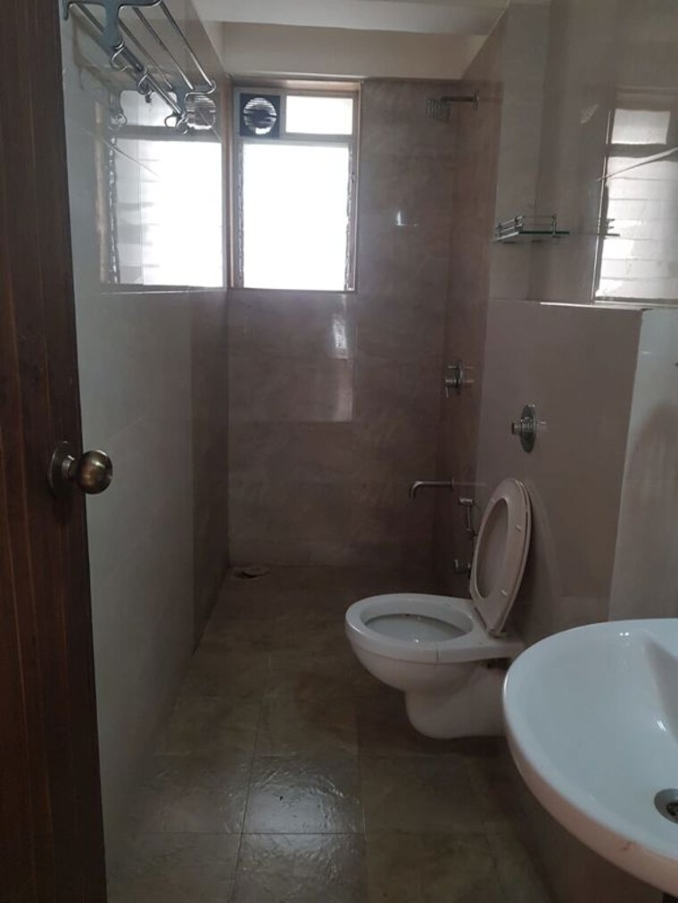 Bathroom, chembur 2 Bedroom 962 Sq.Ft. Apartment In Chembur Mumbai 10462773