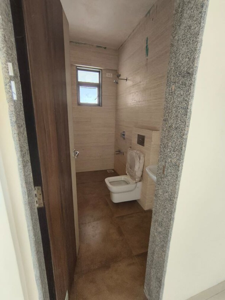 Bathroom, joshi-automatic-chs 3 Bedroom 1300 Sq.Ft. Apartment In Panch Pakhadi Thane 10462814
