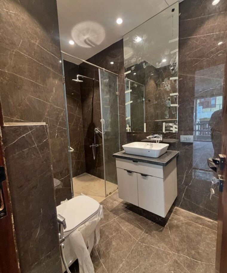 Bathroom, landmark-the-residency 3 Bedroom 1710 Sq.Ft. Apartment In Sector 103 Gurgaon 10462825