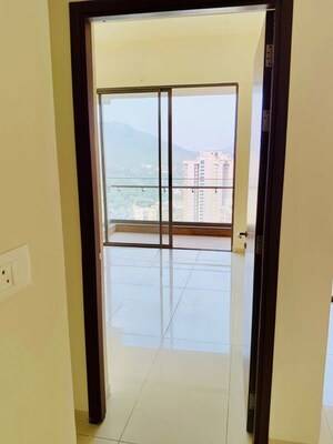 Room in 1 BHK Apartment at Hiranandani Regent Hill, Powai – for Sale