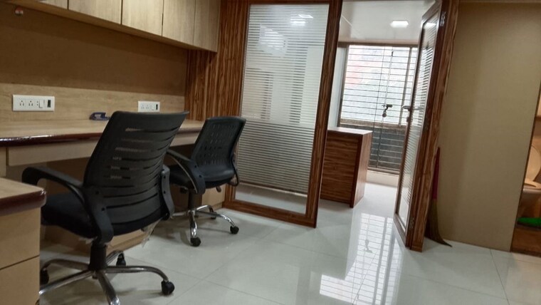 Team Area, crystal-plaza-andheri-west Commercial Office Space 240 Sq.Ft. In Andheri West Mumbai 10438354