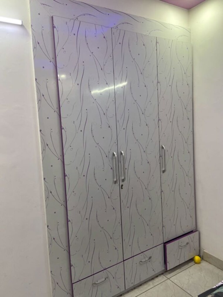 Bathroom, paarth-pal-greens 3 Bedroom 1800 Sq.Ft. Apartment In Sector 78 Faridabad 10462855