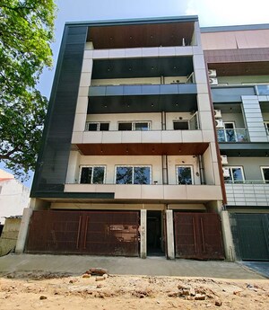 4 BHK Builder Floor For Sale in Sushant Lok Iii
