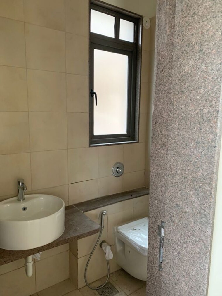 Bathroom, skyi-songbirds 4 Bedroom 1800 Sq.Ft. Apartment In Bavdhan Pune 10462890