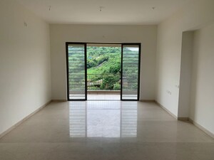 Room in 4 BHK Apartment at Skyi Songbirds, Bavdhan – for Rent