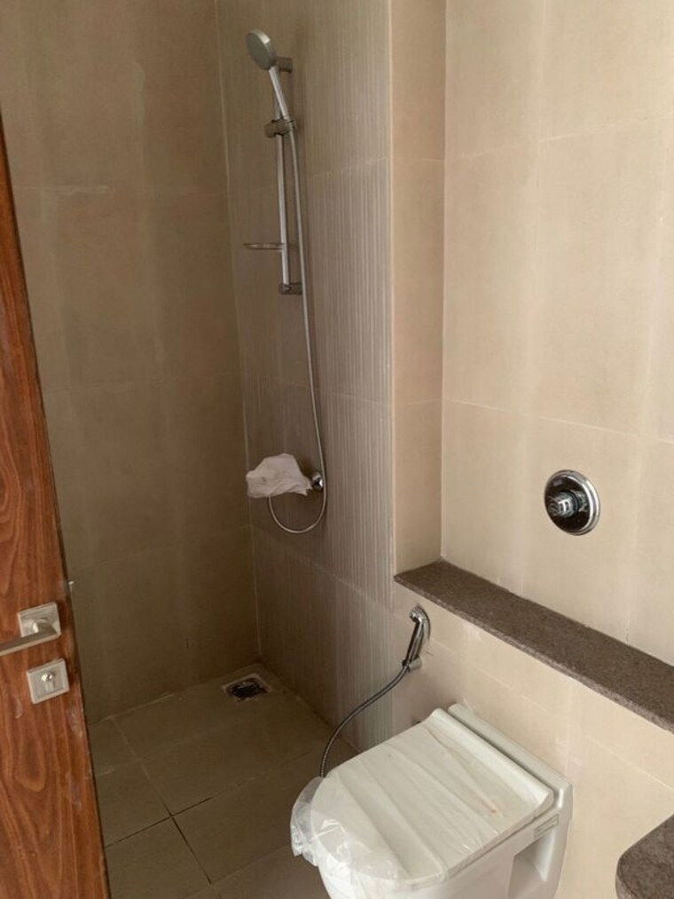 Bathroom, skyi-songbirds 4 Bedroom 1800 Sq.Ft. Apartment In Bavdhan Pune 10462890