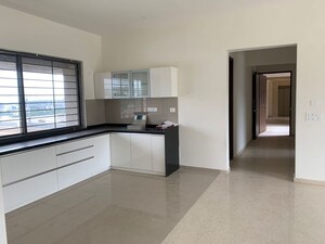 Room in 4 BHK Apartment at Skyi Songbirds, Bavdhan – for Rent