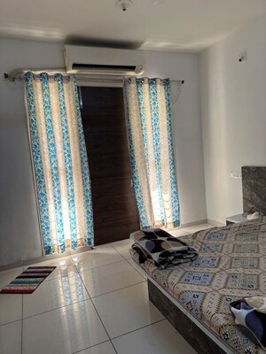 Room in 3 BHK Villa at Race Course – for Rent