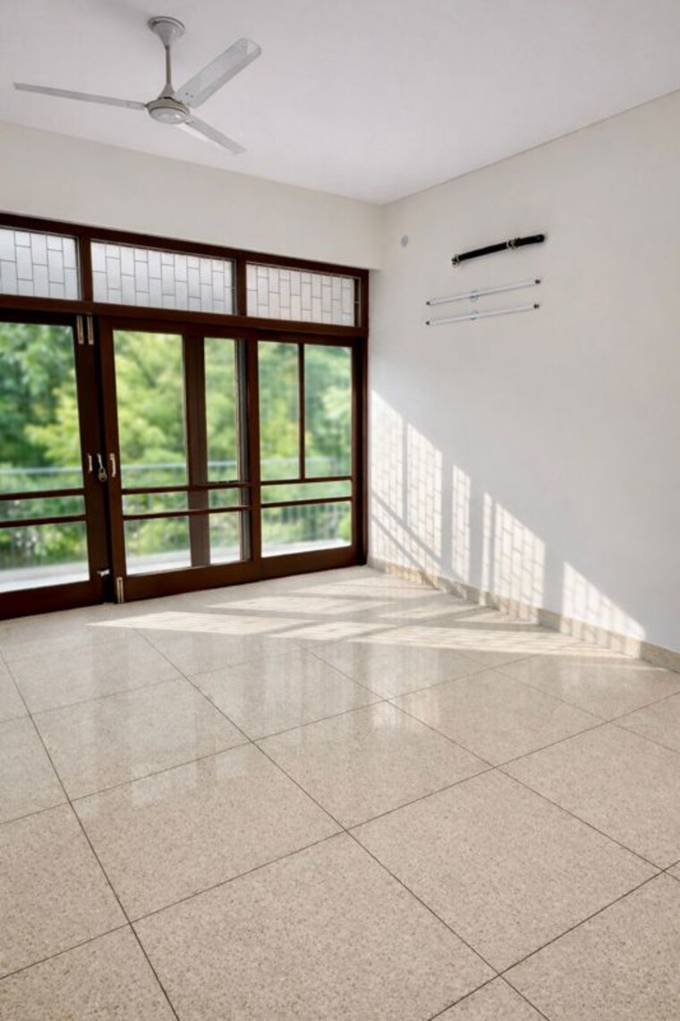 Balcony, lajpat nagar 4 1 RK 100 Sq.Yd. Villa In Lajpat Nagar 4 Delhi 10462906