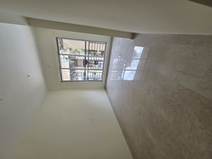 Room in 2 BHK Apartment at Abhijeet CHS Naupada, Naupada – for Rent