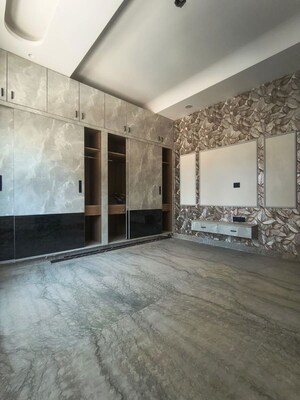 Room in 4 BHK Builder Floor at Rohini Sector 25 – for Sale