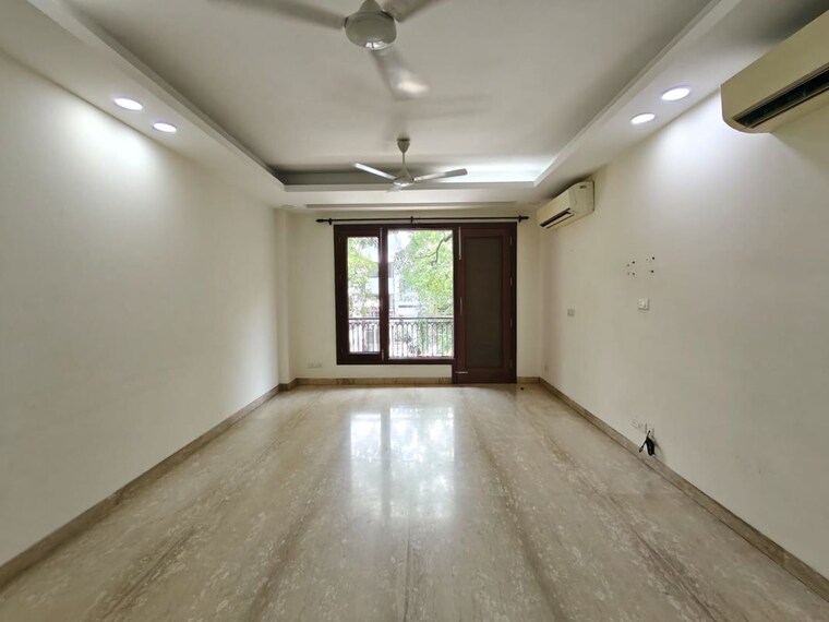 Room, green park extension 4 Bedroom 300 Sq.Yd. Builder Floor In Green Park Extension Delhi 10462940