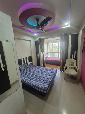 Bedroom in 2 BHK Apartment at Kamgar Putala Vasahat – for Rent