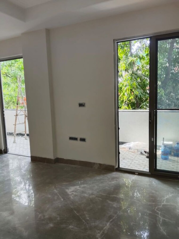Room, safdarjung development area 4 Bedroom 400 Sq.Yd. Builder Floor In Safdarjung Development Area Delhi 10462963