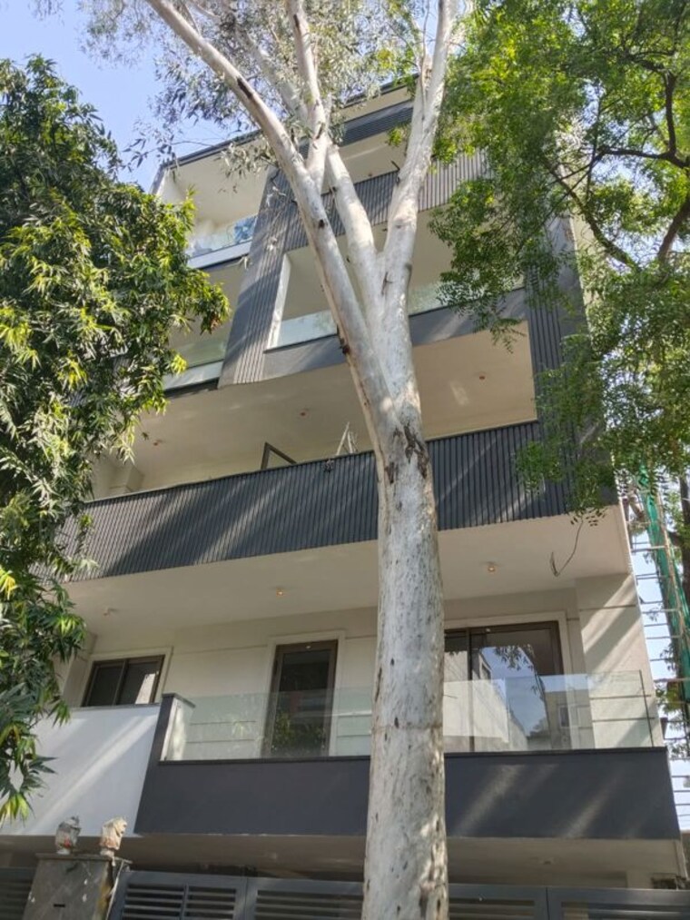 Exterior View, safdarjung development area 4 Bedroom 400 Sq.Yd. Builder Floor In Safdarjung Development Area Delhi 10462963