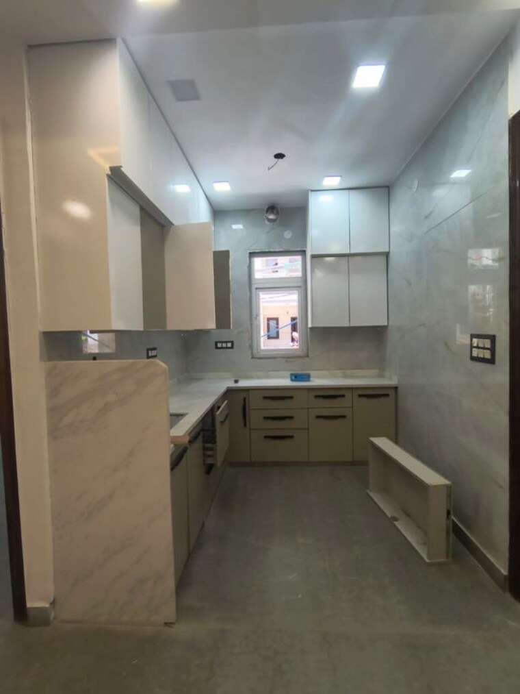 Kitchen, rohini sector 25 3 Bedroom 870 Sq.Ft. Builder Floor In Rohini Sector 25 Delhi 10462965