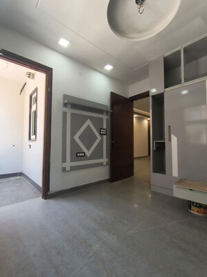 Room in 3 BHK Builder Floor at Rohini Sector 25 – for Sale