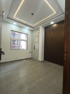 Room in 3 BHK Builder Floor at Rohini Sector 25 – for Sale