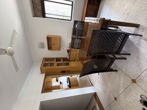 Team Area in 2 BHK Apartment at Axiom Palm Floors 2, Sector 52 – for Rent