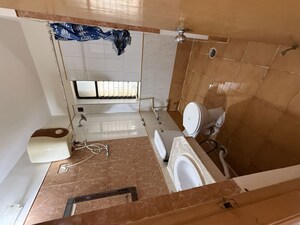Team Area in 2 BHK Apartment at Axiom Palm Floors 2, Sector 52 – for Rent