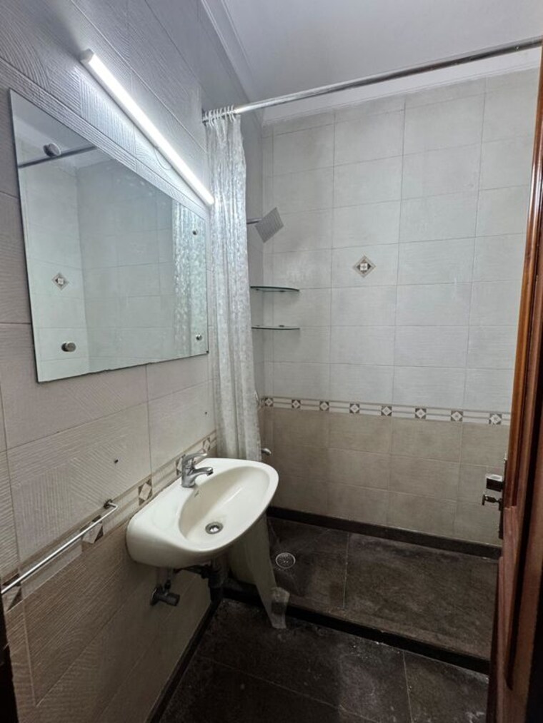 Bathroom, conscient-habitat 2 Bedroom 550 Sq.Ft. Builder Floor In Sector 99a Gurgaon 10462995