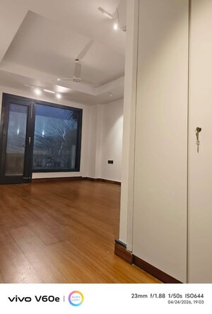 Room in 4 BHK Builder Floor at Safdarjung Enclave – for Rent