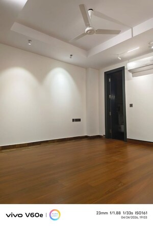 Room in 4 BHK Builder Floor at Safdarjung Enclave – for Rent