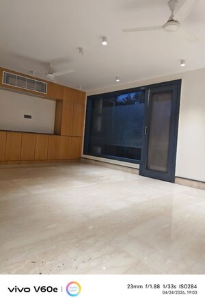 Room in 4 BHK Builder Floor at Safdarjung Enclave – for Rent