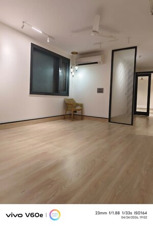 Room in 4 BHK Builder Floor at Safdarjung Enclave – for Rent
