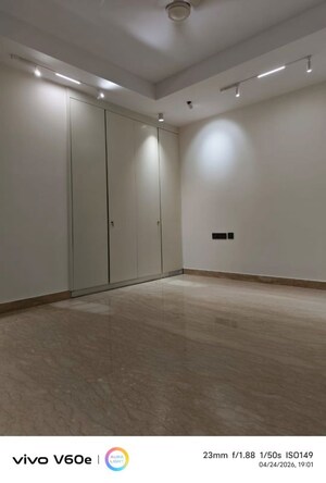 Room in 4 BHK Builder Floor at Safdarjung Enclave – for Rent