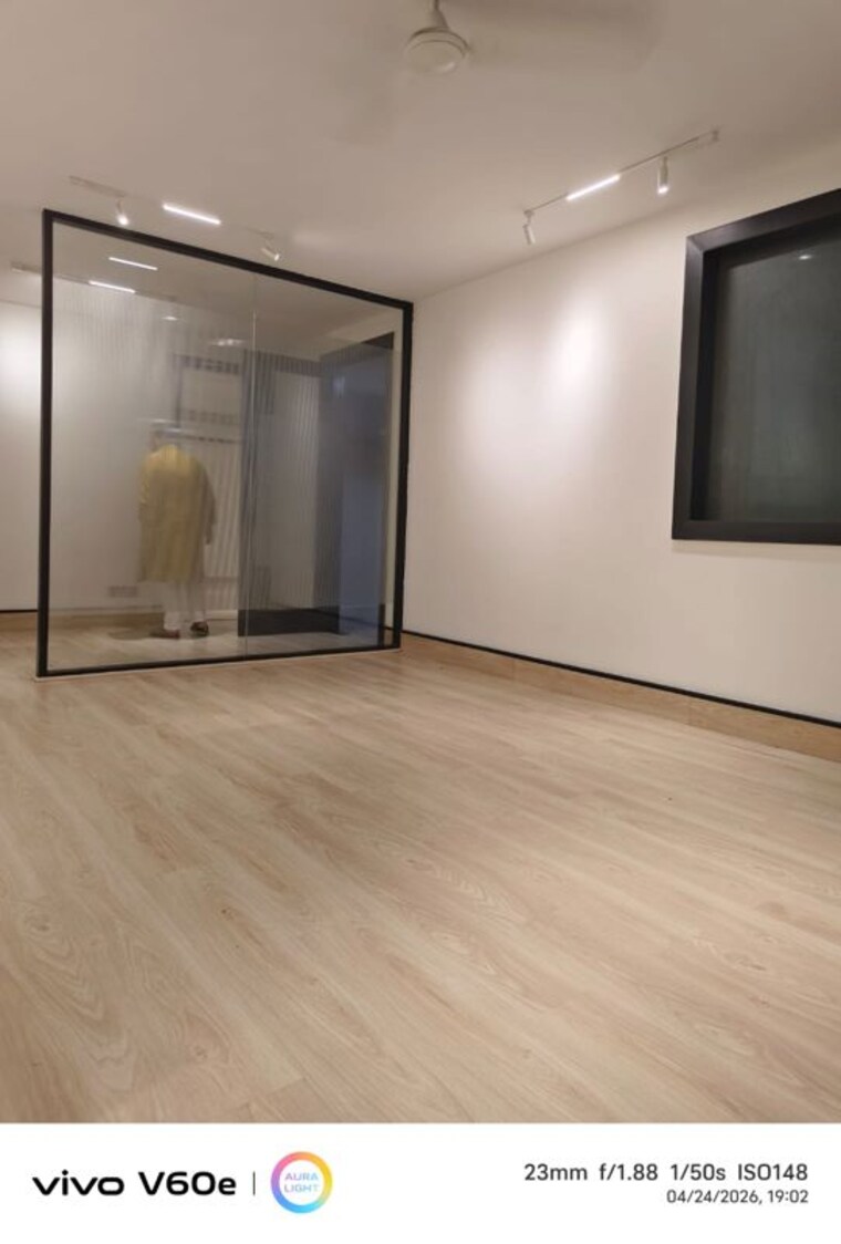 Room, safdarjung enclave 4 Bedroom 300 Sq.Yd. Builder Floor In Safdarjung Enclave Delhi 10463000
