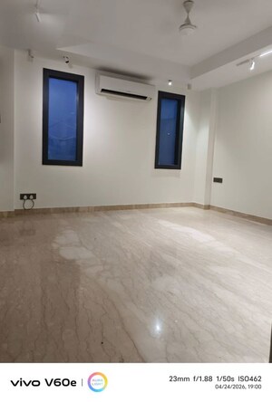 Room in 4 BHK Builder Floor at Safdarjung Enclave – for Rent