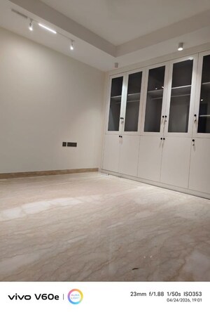 Room in 4 BHK Builder Floor at Safdarjung Enclave – for Rent