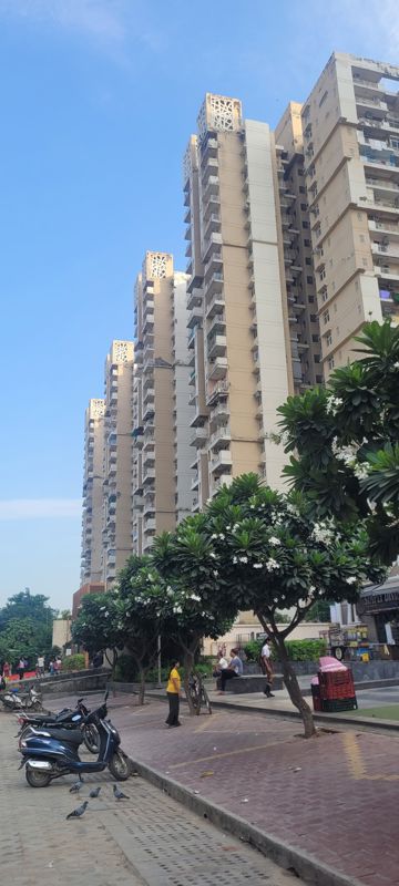2 BHK + Basement 935 Sq.Ft. Apartment in Mahagun Mywoods