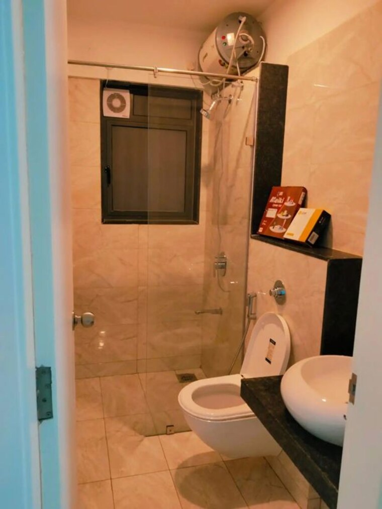Bathroom, amanora-gold-towers 1 Bedroom 622 Sq.Ft. Apartment In Hadapsar Pune 10462978