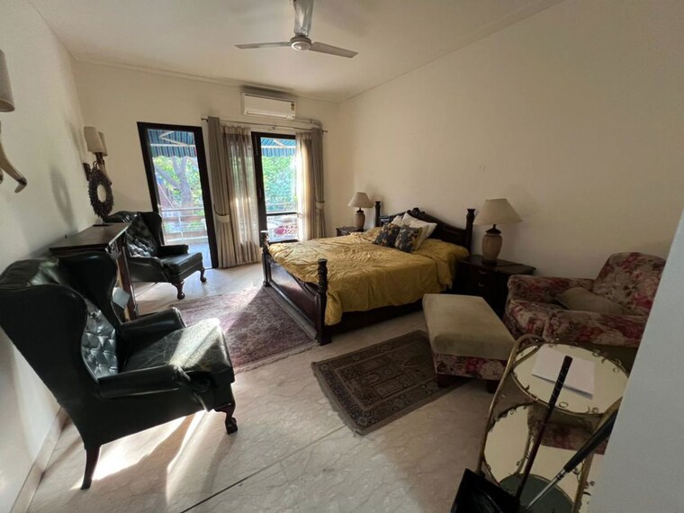 Living Room, panchsheel enclave 4 Bedroom 467 Sq.Yd. Builder Floor In Panchsheel Enclave Delhi 10463010