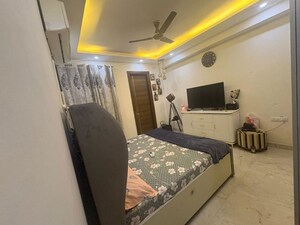 Bedroom in 3 BHK Builder Floor at Sector 57 – for Rent