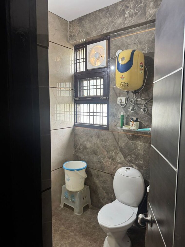 Bathroom, omaxe-heights 3.5 Bedroom 1658 Sq.Ft. Apartment In Sector 86 Faridabad 10463025