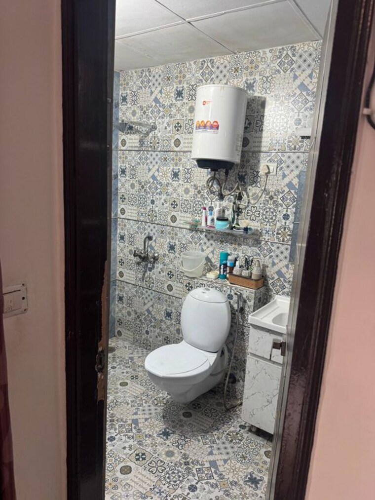 Bathroom, omaxe-heights 3.5 Bedroom 1658 Sq.Ft. Apartment In Sector 86 Faridabad 10463025
