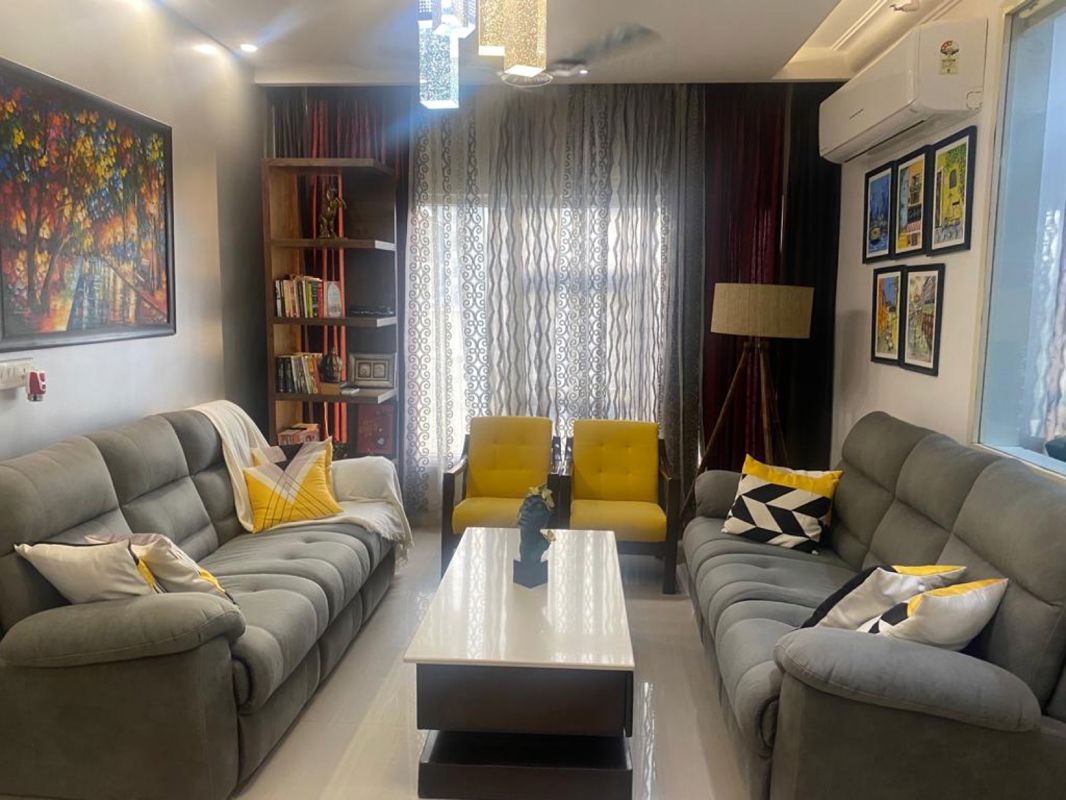 3.5 BHK + Servant Room Apartment For Sale in Paramount Floraville