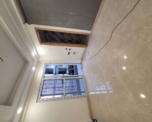 Furnished Amenities in 3 BHK Builder Floor at Green Fields Colony – for Sale