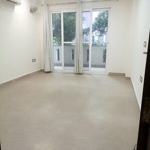 Room in 3 BHK Apartment at Emaar MGF The Palm Drive Villas, Sector 66 – for Rent