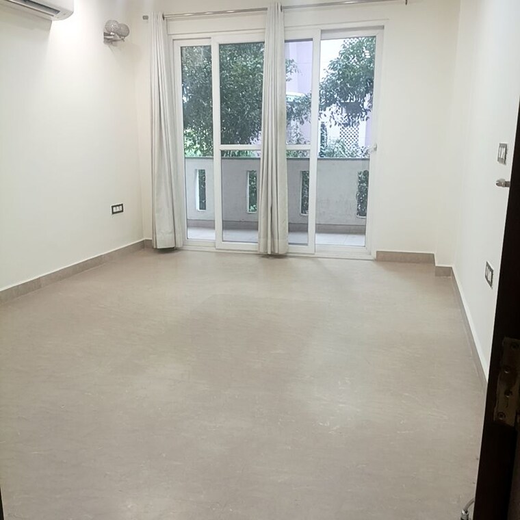 Room, emaar-mgf-the-palm-drive-villas 3 Bedroom 1950 Sq.Ft. Apartment In Sector 66 Gurgaon 10463064
