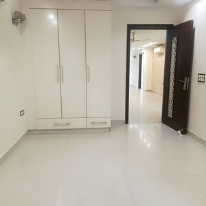 Room in 3 BHK Apartment at Emaar MGF The Palm Drive Villas, Sector 66 – for Rent