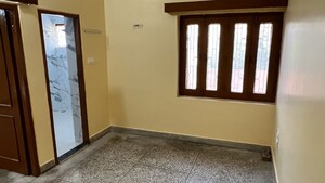 Room in 2 BHK Independent House at Jankipuram – for Rent
