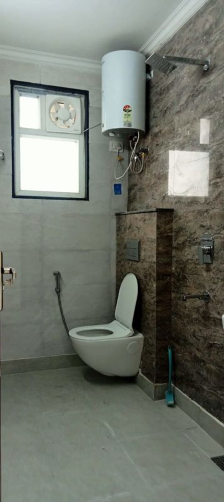 Bathroom, malviya nagar 3 Bedroom 110 Sq.Yd. Builder Floor In Malviya Nagar Delhi 10463080