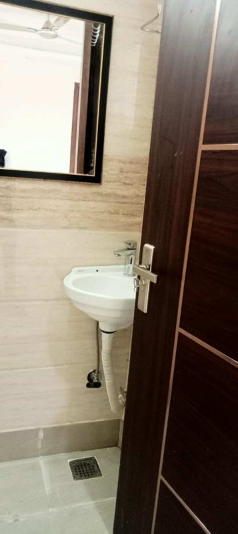 Bathroom, malviya nagar 2 Bedroom 80 Sq.Yd. Builder Floor In Malviya Nagar Delhi 10463094
