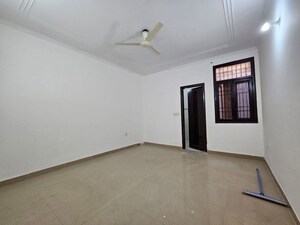 Room in 2 BHK Builder Floor at Saket – for Rent